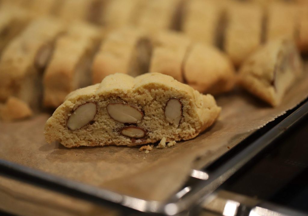 Dolci Tradizioni Toscane – Degustazione Guidata di Dessert e Liquori Locali