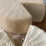 Una Giornata con le Capre Apuane – Formaggi, Natura e Storie Locali